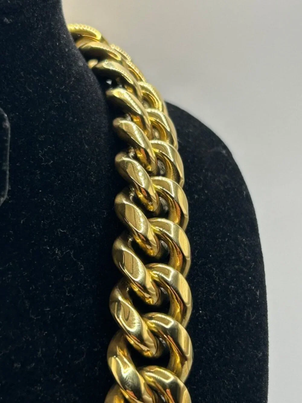Miami Cuban Chain 18mm 22 Inch Real Gold Stainless Steel Plated Mens Durable